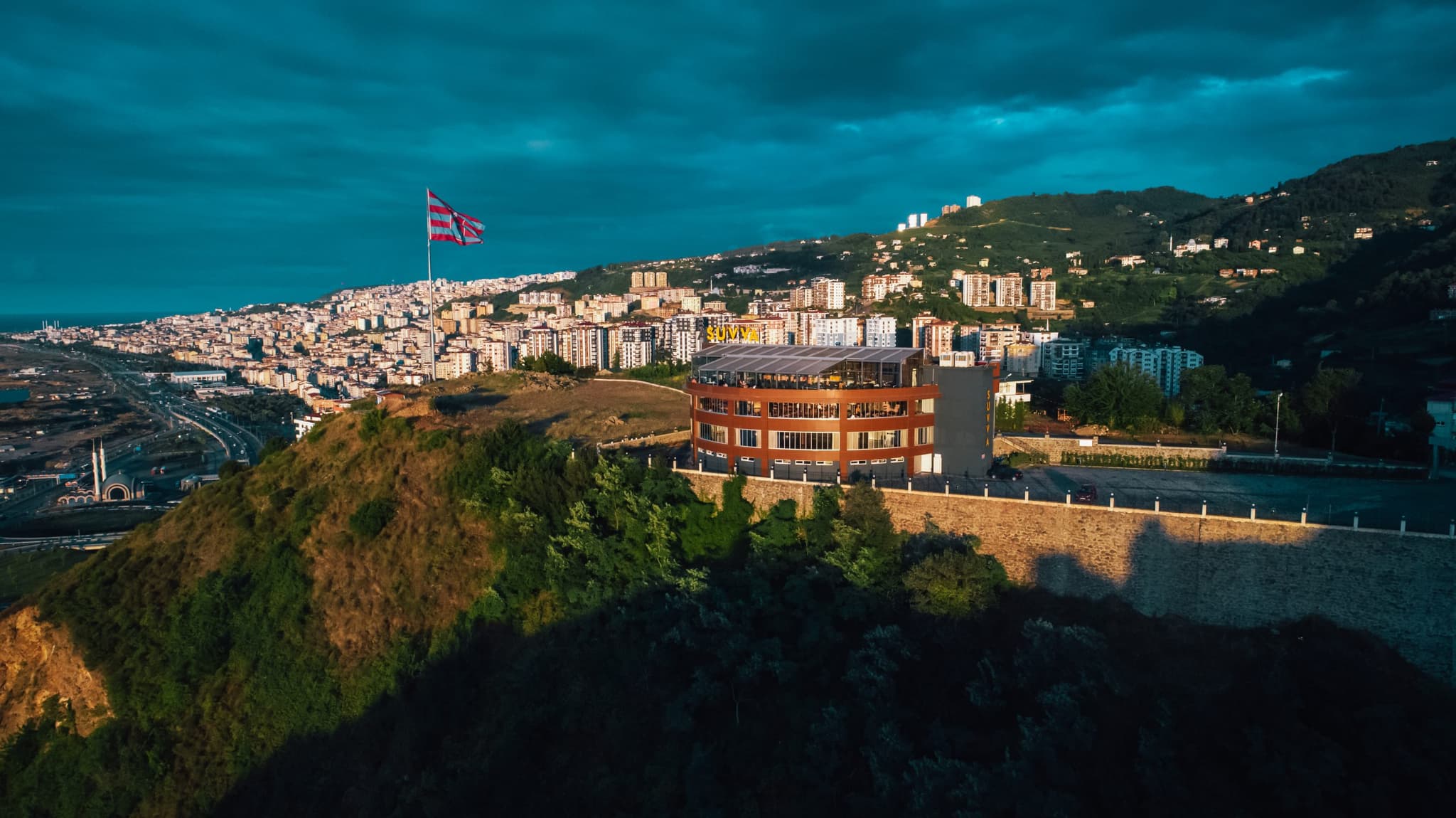 Trabzon'da Deniz Manzaralı Lezzet Deneyimi